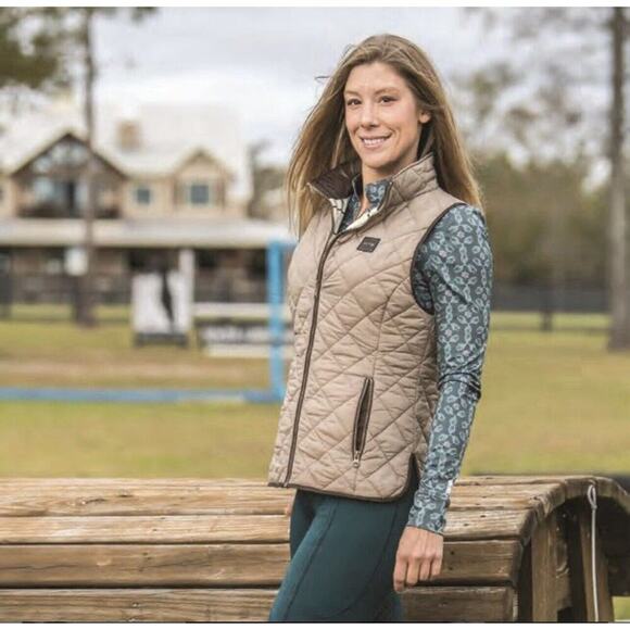 FITS Everly Reversible Womens Vest A719 Sporty Equestrian 4 Zip Pockets - Picture 1 of 14